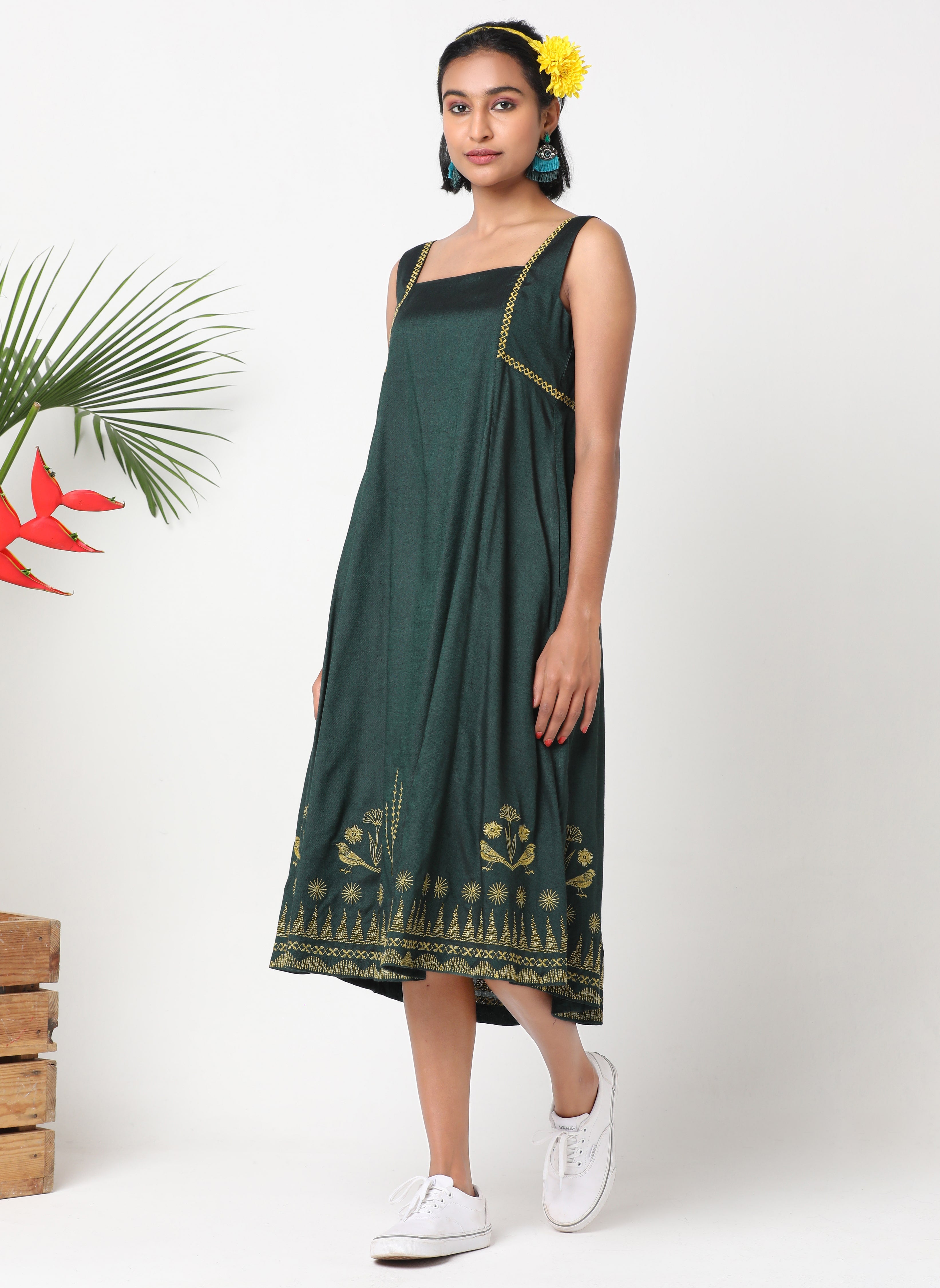 Dark green squared neckline dress with embroidery MSG03A