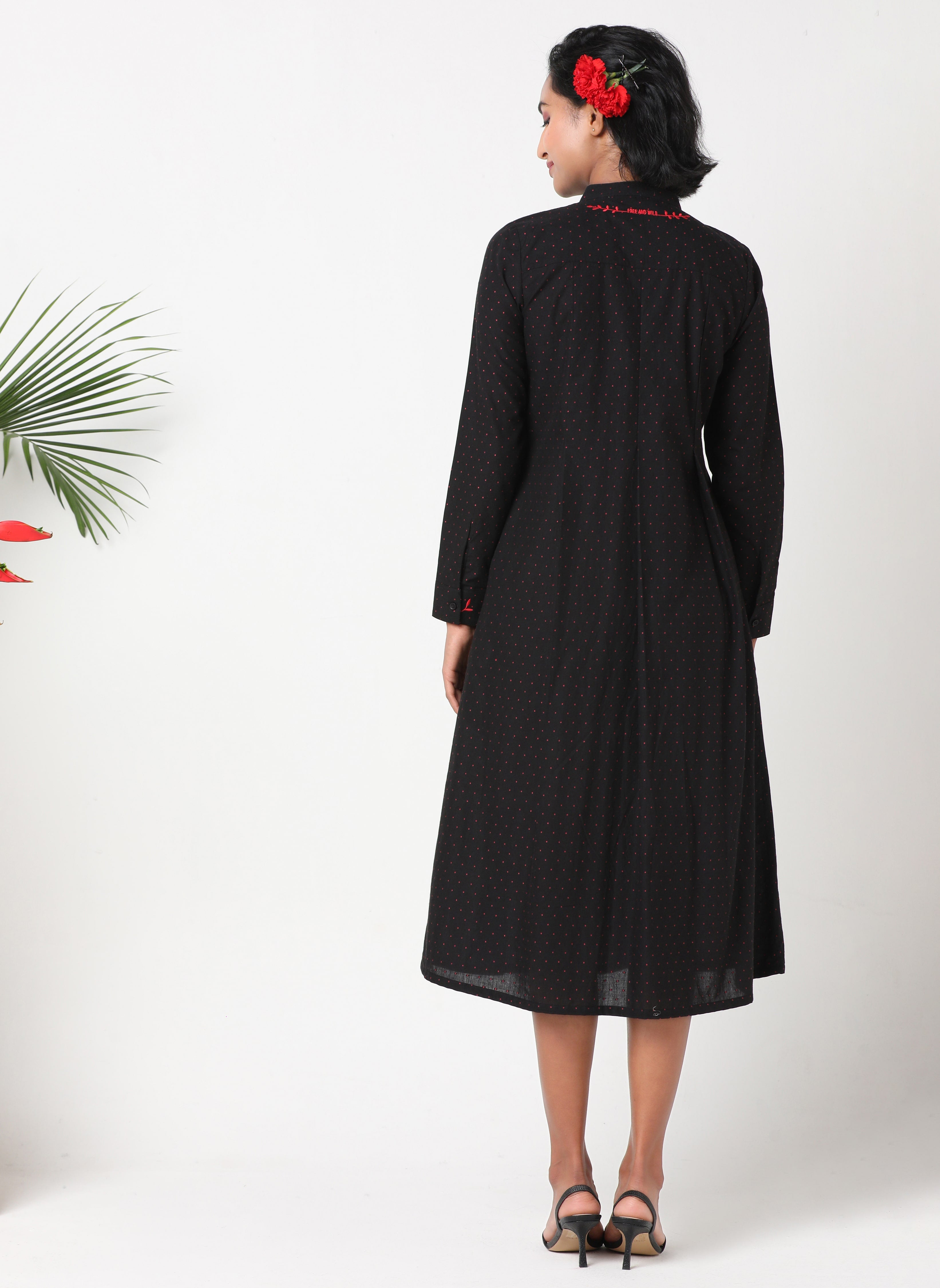 Black organic cotton mandarin collar pleated dress with embroidery-MSG57A