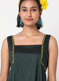 Dark green squared neckline dress with embroidery